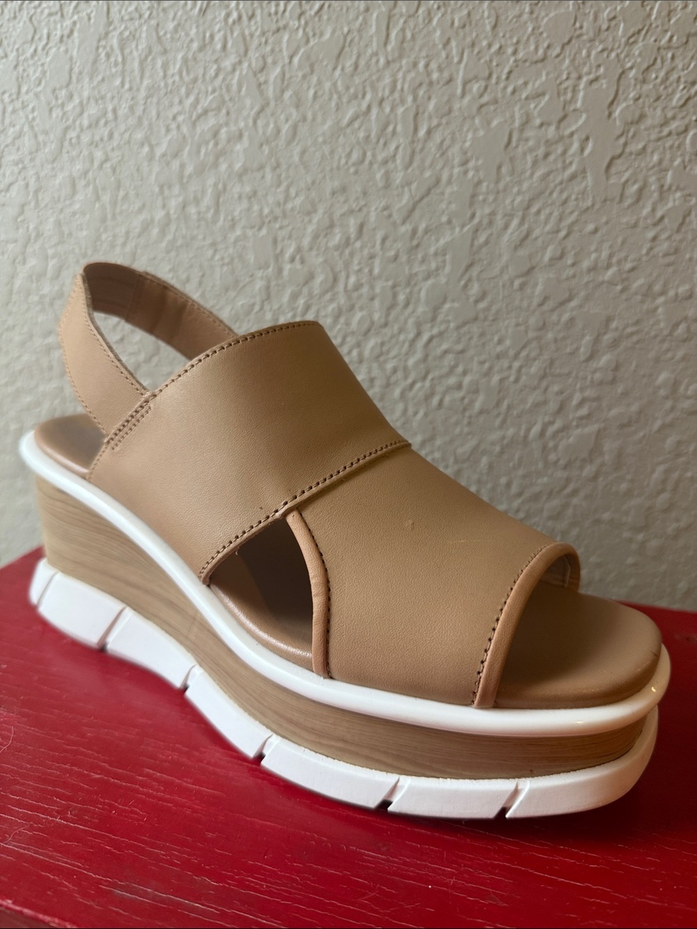 Sorel Women’s Tan Slingback Platform Sandals